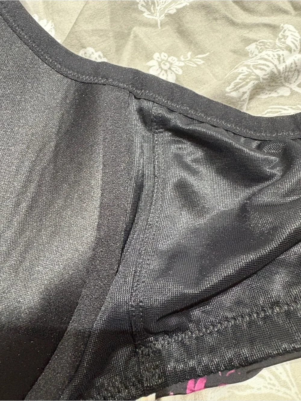 Torrid black floral sports bra 46DD